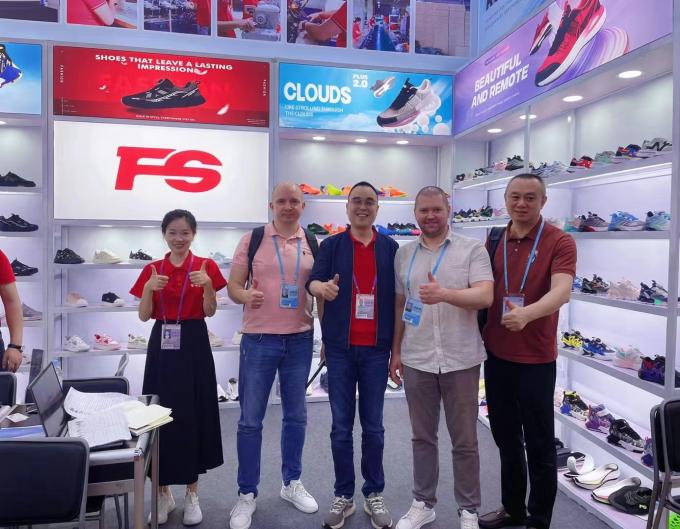 Women's Custom Sneakers for Outdoor Daily Wear Light Weight Anti-Slippery Cushioning Insole for Spring and Autumn Season 17